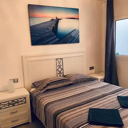 Luxury Two Bed Seaviews شقة *