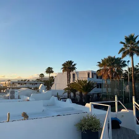 Luxury Two Bed Seaviews Apartman *