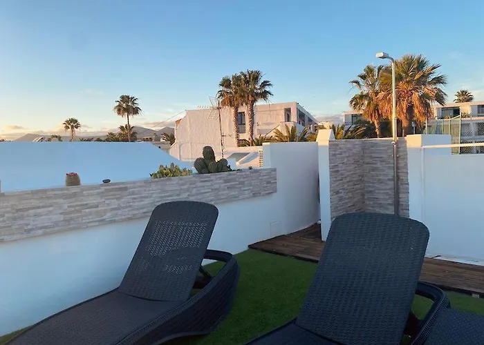 Luxury Two Bed Seaviews Apartment